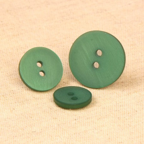 Bouton 2 TROUS irisé 18mm 540 vert sapin